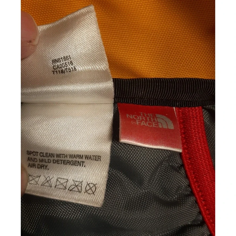 The Northface TNF Yavapai Backpack Yellow Black No Reservoir Pikes Peak Logo
